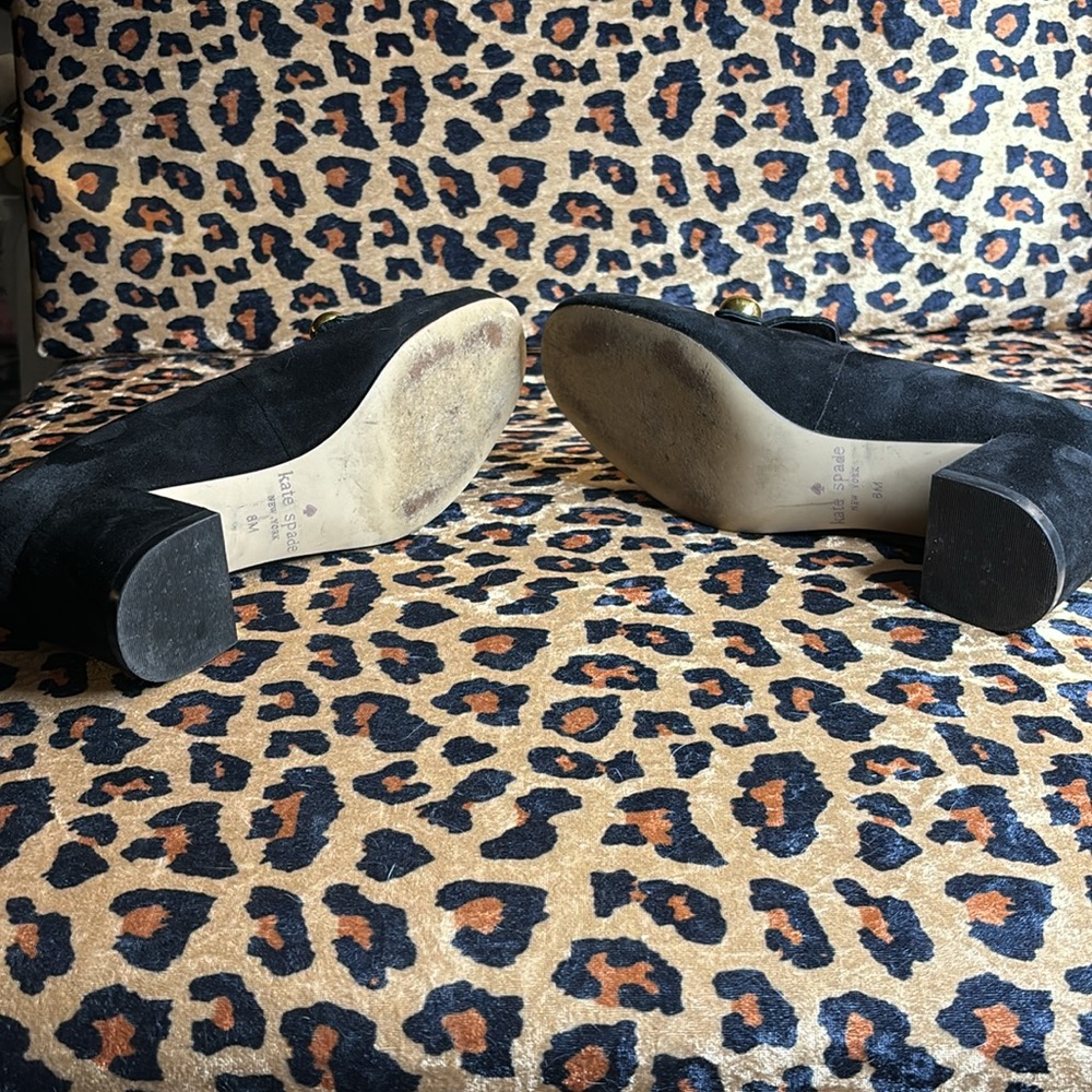 Kate Spade Helena suede heels with gold accent. Size 8 - Picture 5 of 7
